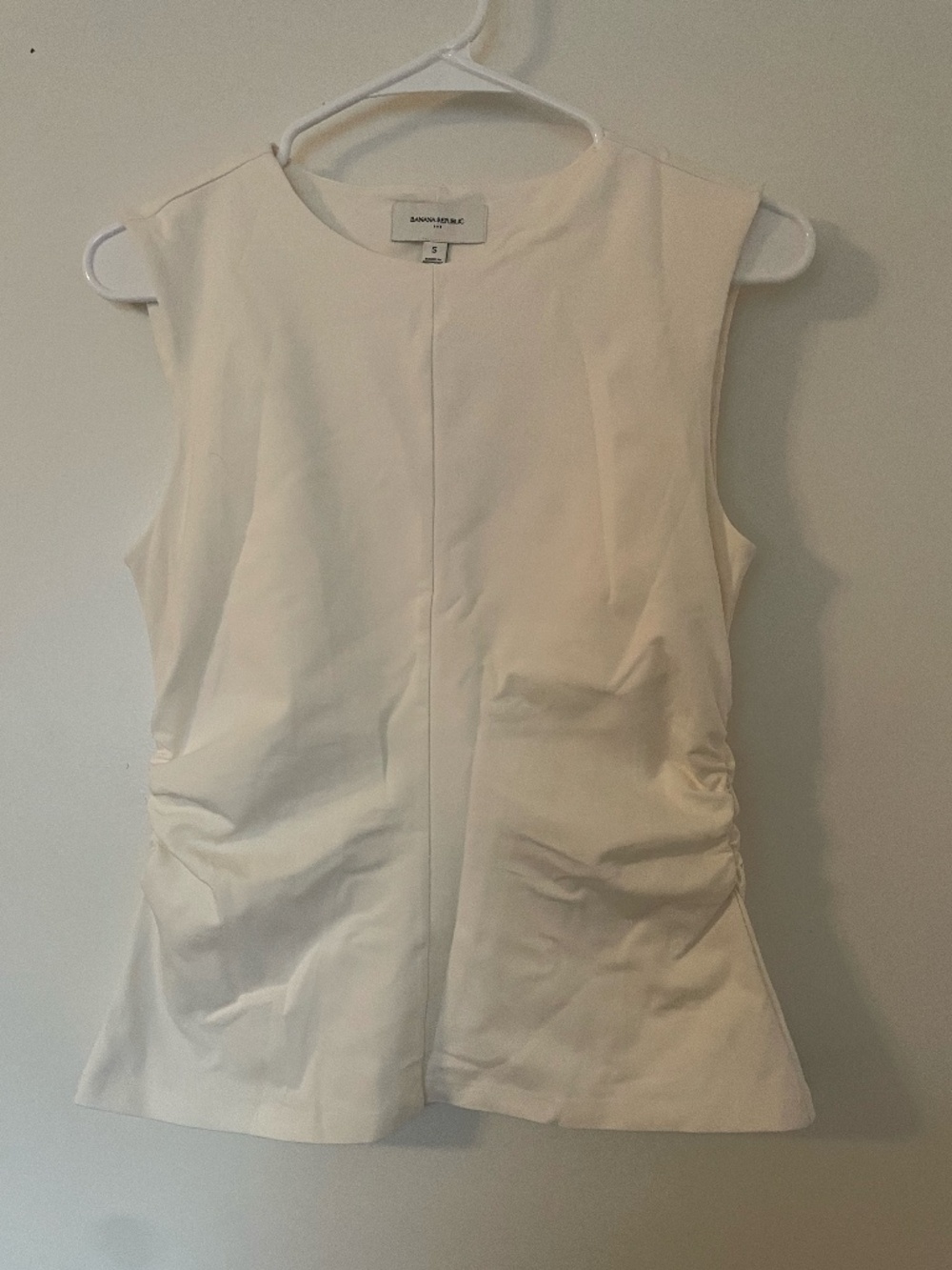 Brand NEW banana republic cream tank top with TAG